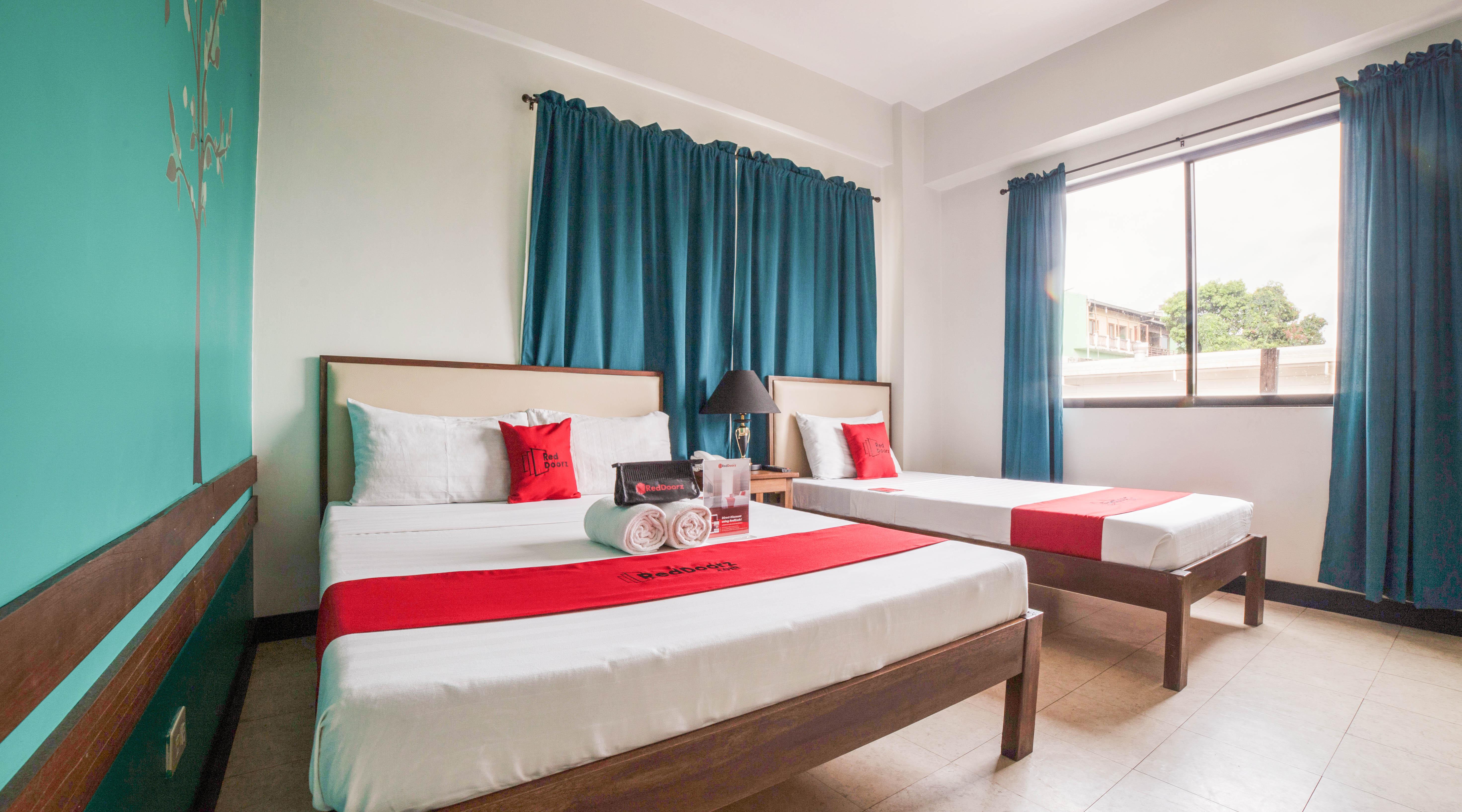 Reddoorz Plus Near Rizal Junction Puerto Princesa Bagian luar foto