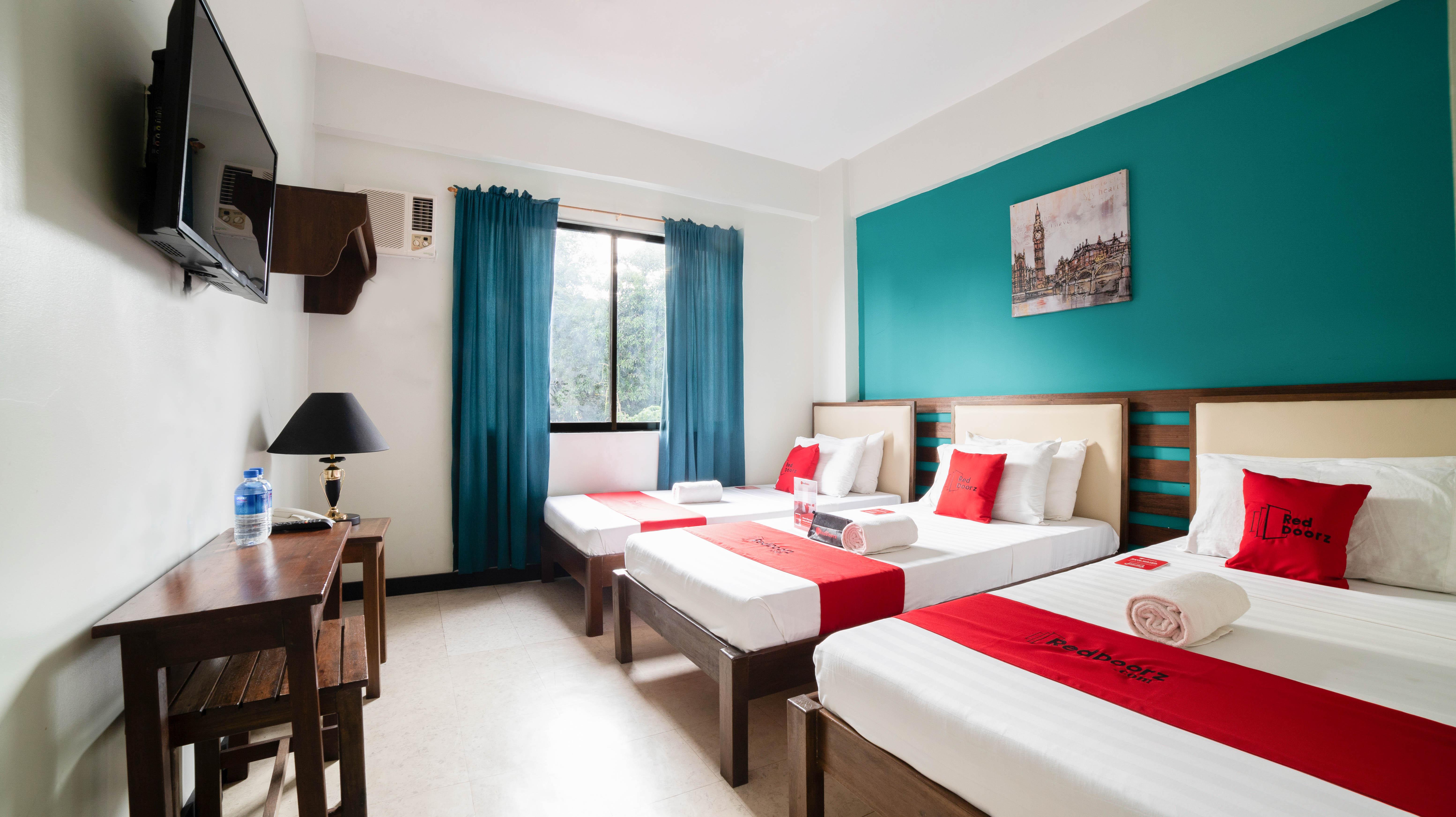 Reddoorz Plus Near Rizal Junction Puerto Princesa Bagian luar foto