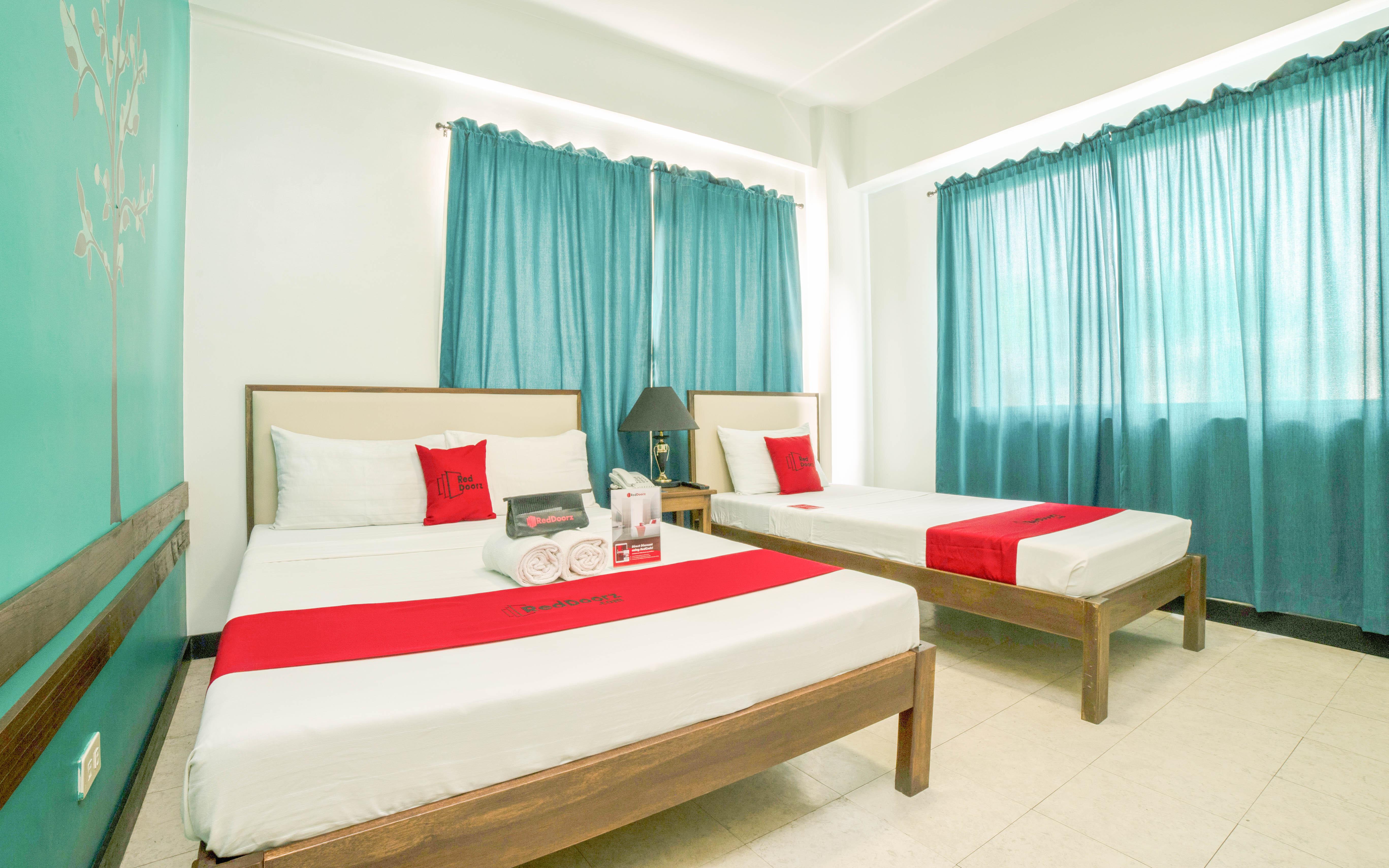 Reddoorz Plus Near Rizal Junction Puerto Princesa Bagian luar foto