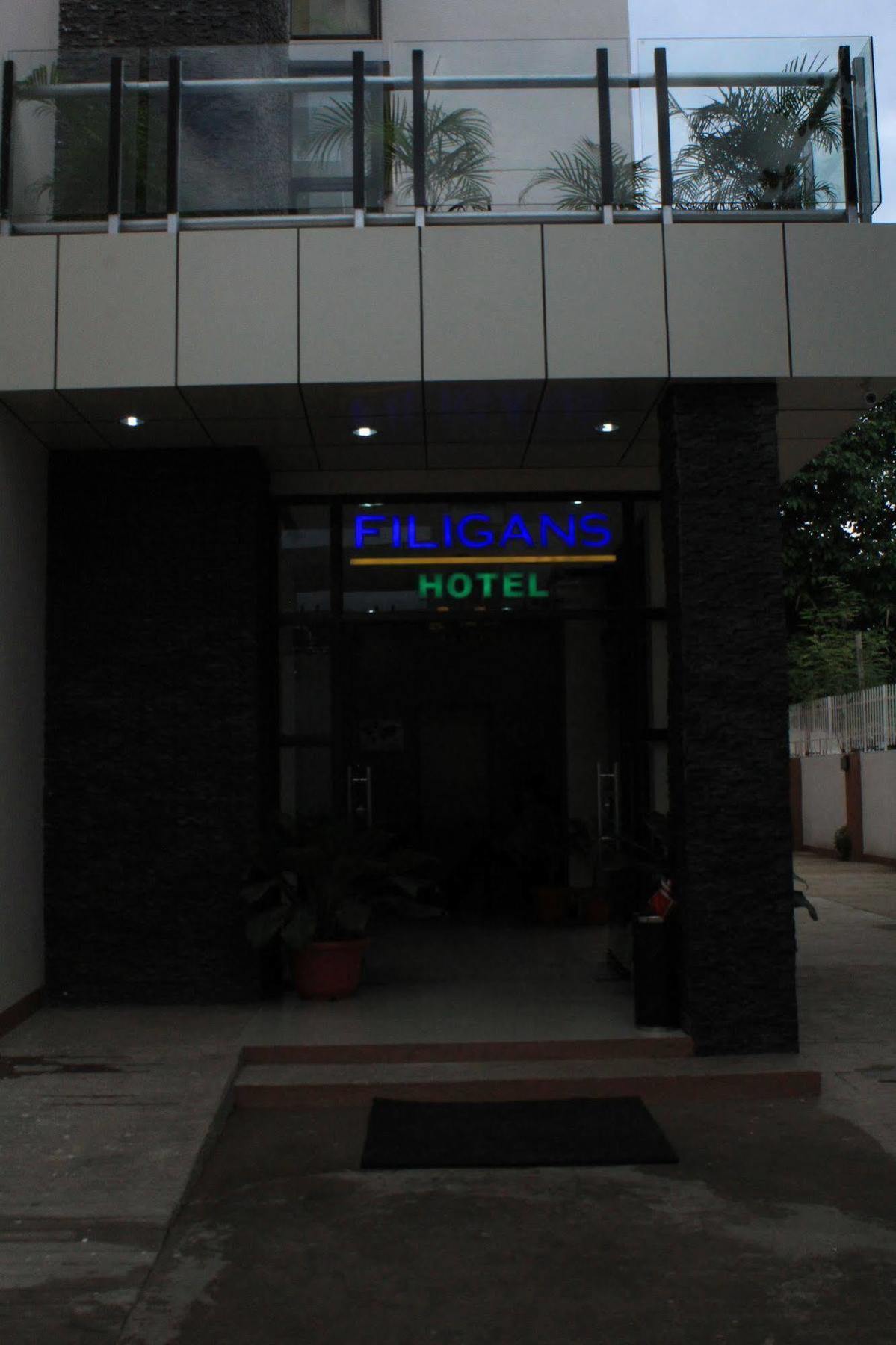 Reddoorz Plus Near Rizal Junction Puerto Princesa Bagian luar foto