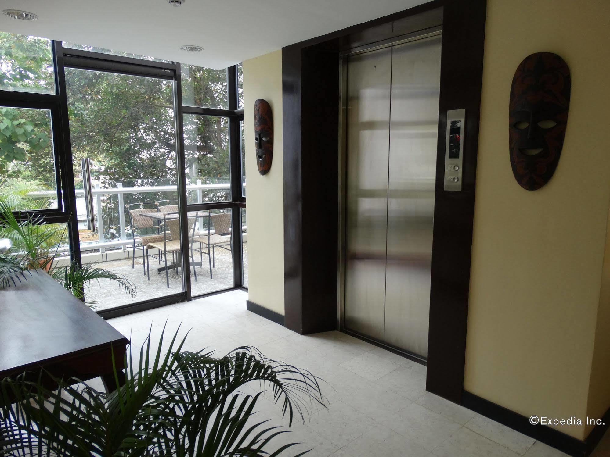 Reddoorz Plus Near Rizal Junction Puerto Princesa Bagian luar foto