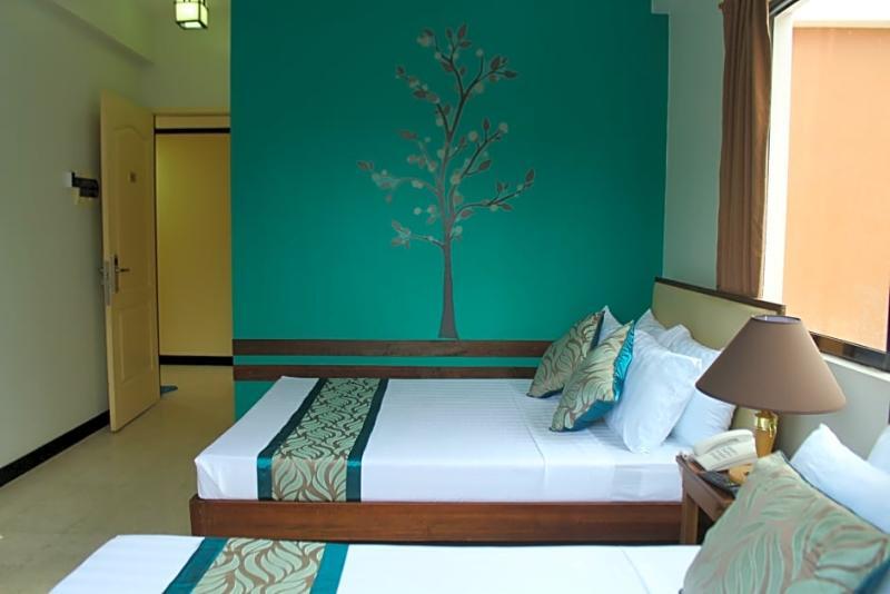 Reddoorz Plus Near Rizal Junction Puerto Princesa Bagian luar foto