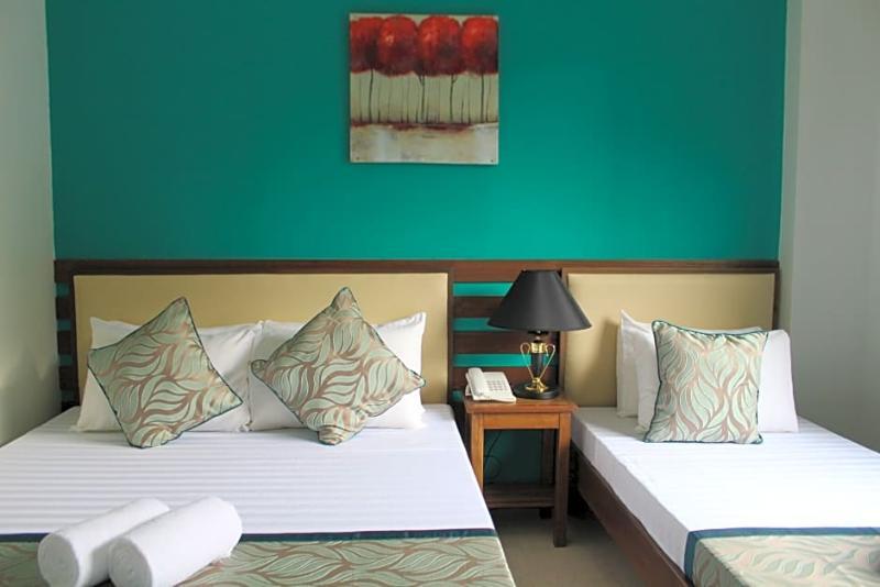 Reddoorz Plus Near Rizal Junction Puerto Princesa Bagian luar foto