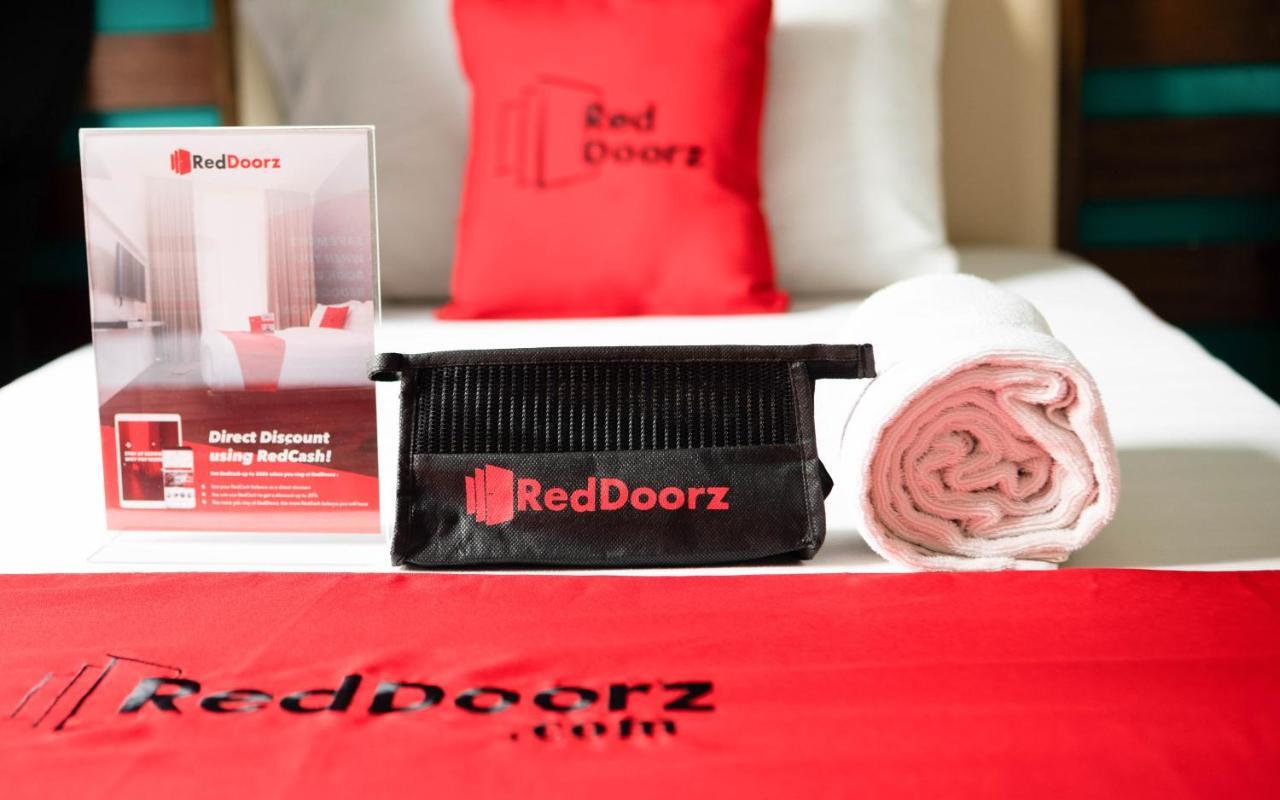 Reddoorz Plus Near Rizal Junction Puerto Princesa Bagian luar foto